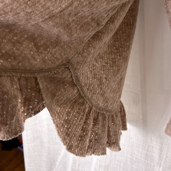 Maeve Anthropologie,sweater,oversized S. ( M/L) PTP 21.5” ruffles ,peplum,boho, - Picture 6 of 7